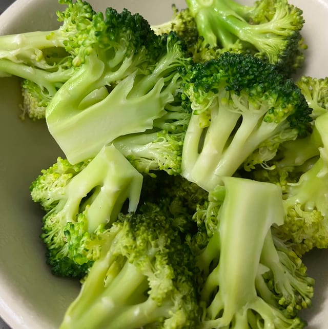 Side of Steamed Broccoli.