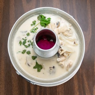 S4: Tom Kha